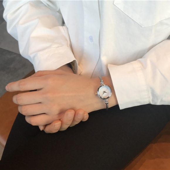 NEW 4 Styles Stainless Steel Quartz Bracelet Watch - Picture 5 of 6